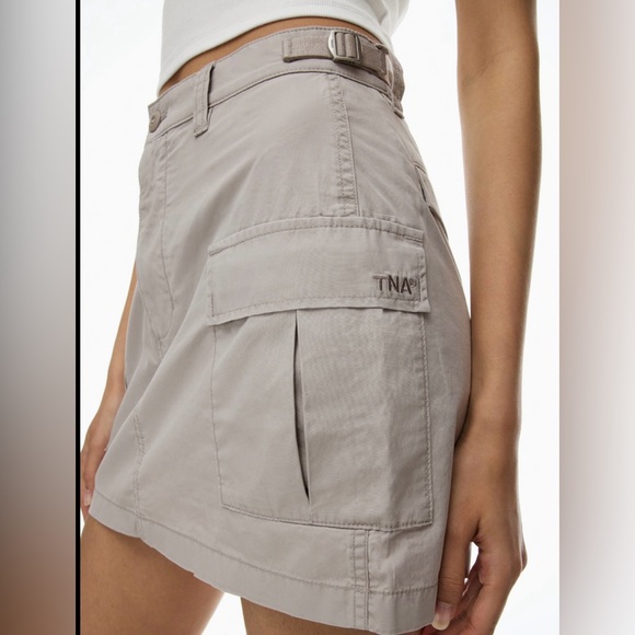 TNA micro cargo skirt in size 2 army green ๐๐ NEVER WORN - Picture 2 of 5